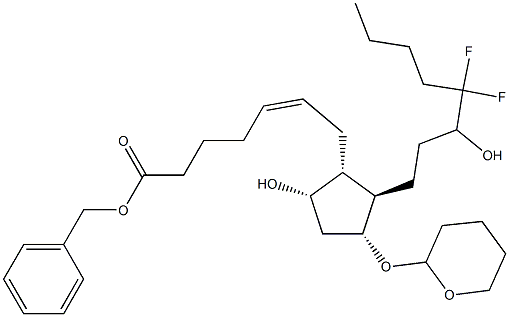 Benzil (Z)-7-[(1R,2R,3R,5S)-2-(4,4-difluoro-3-hidroxioctil)-5-hidroxi-3-[(tetrahidro-2H-piran-2-il) oxi]ciclopentil]hept-5-enoato